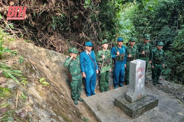 Chủ động tuần tra, kiểm soát đường biên, cột mốc dịp cuối năm