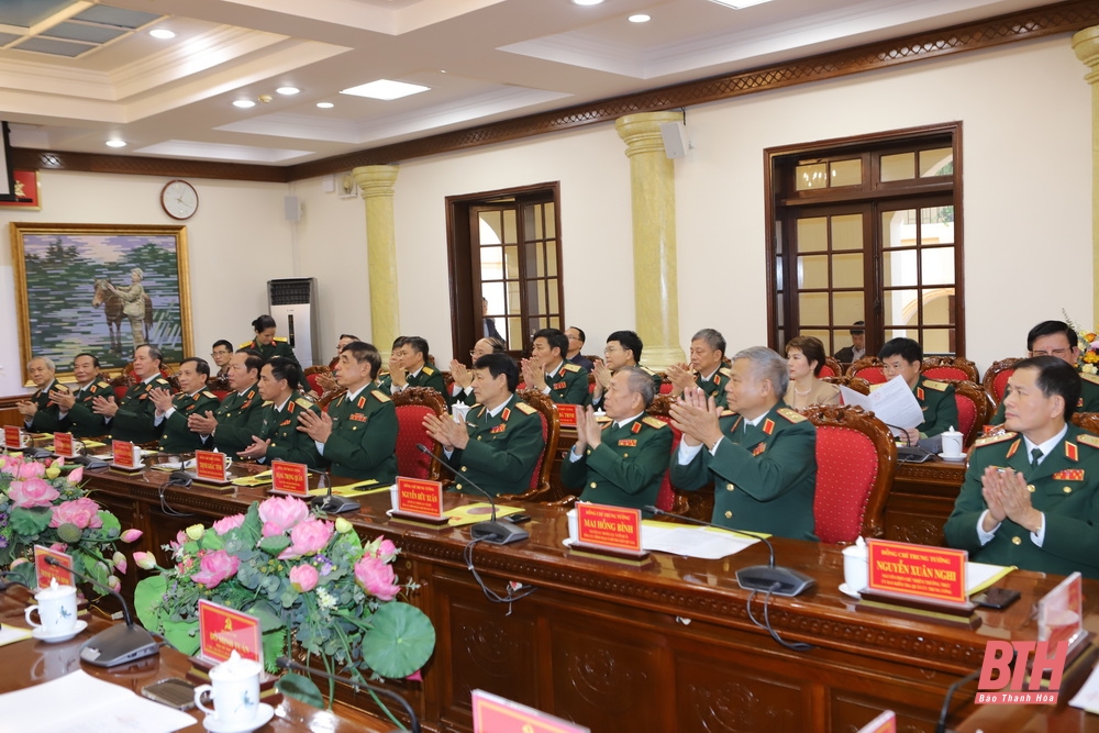 Thường trực Tỉnh ủy làm việc với Câu lạc bộ tướng lĩnh, sĩ quan quân đội quê Thanh Hóa
