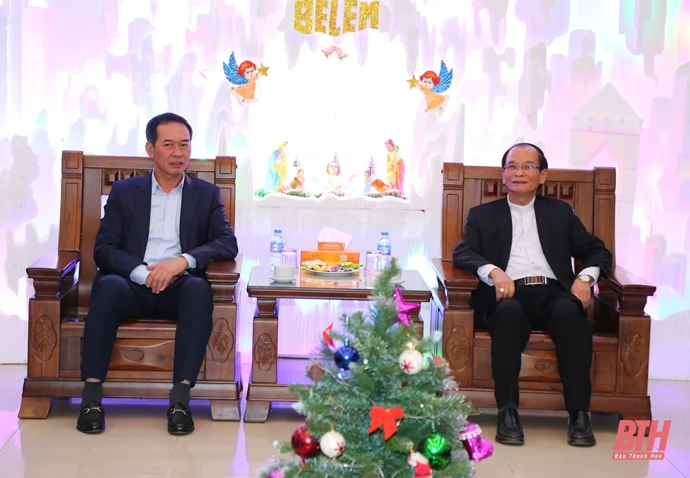 Phó Bí thư Tỉnh ủy Trịnh Tuấn Sinh thăm, chúc mừng Tòa Giám mục Thanh Hóa nhân Lễ Giáng sinh năm 2023