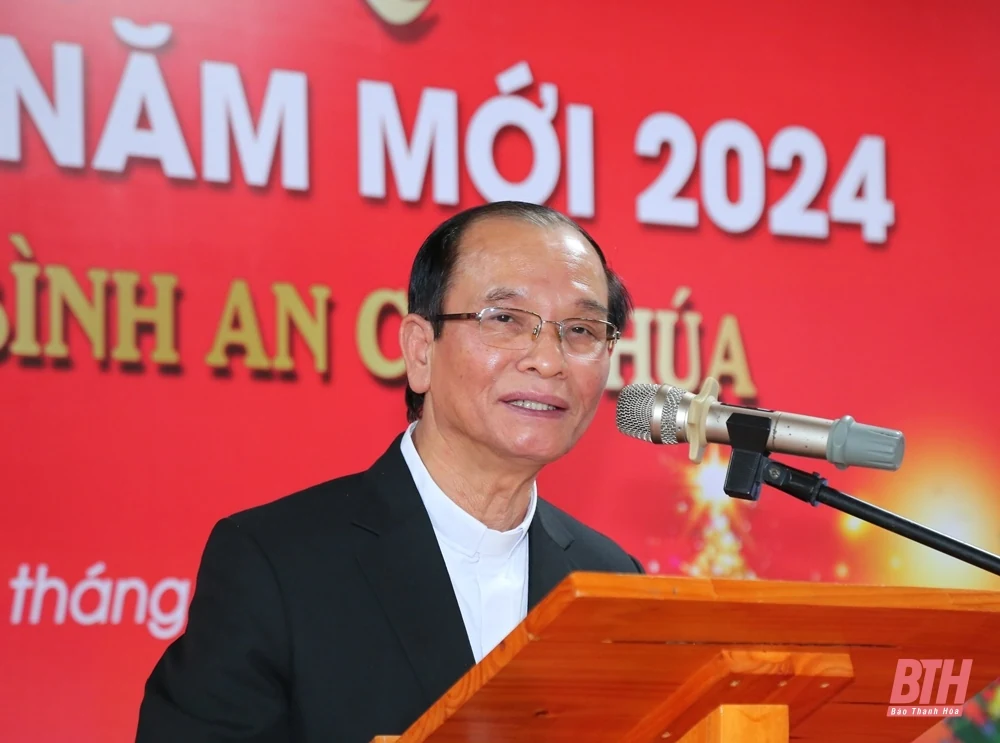 Phó Bí thư Tỉnh ủy Trịnh Tuấn Sinh thăm, chúc mừng Tòa Giám mục Thanh Hóa nhân Lễ Giáng sinh năm 2023