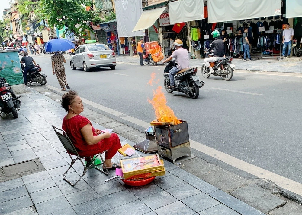 Vận động cộng đồng hạn chế đốt vàng mã, bảo vệ môi trường dịp Tết 2024