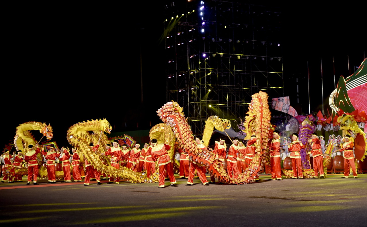 Lai Châu long trọng tổ chức Lễ kỷ niệm 20 năm chia tách, thành lập tỉnh và đón nhận Huân chương Lao động hạng Nhất