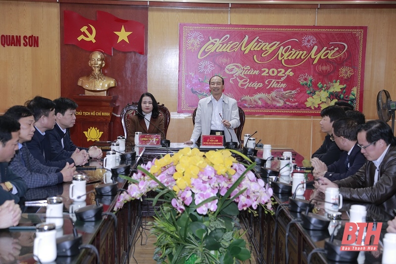 Phó Chủ tịch Thường trực HĐND tỉnh Lê Tiến Lam kiểm tra tình hình sản xuất, đời sống tại huyện Quan Sơn