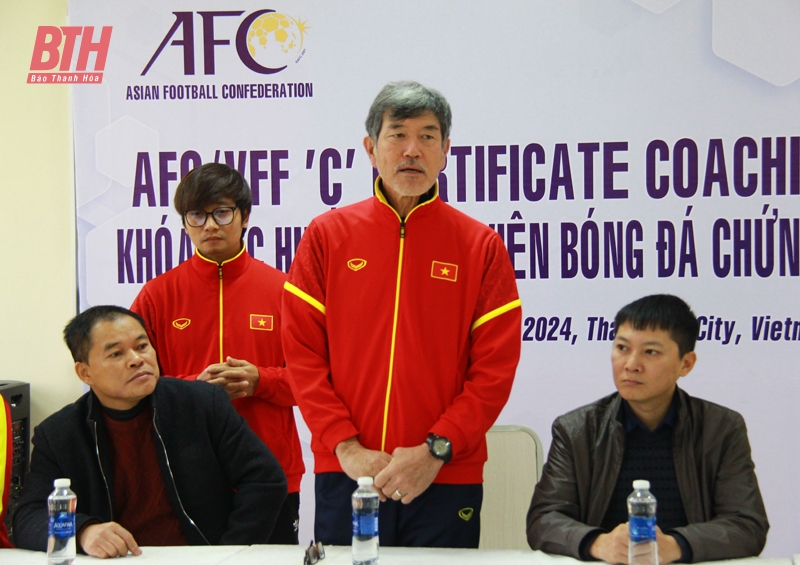 Bế giảng Khóa đào tạo huấn luyện viên bóng đá chứng chỉ C – AFC/VFF năm 2024 tại Thanh Hóa