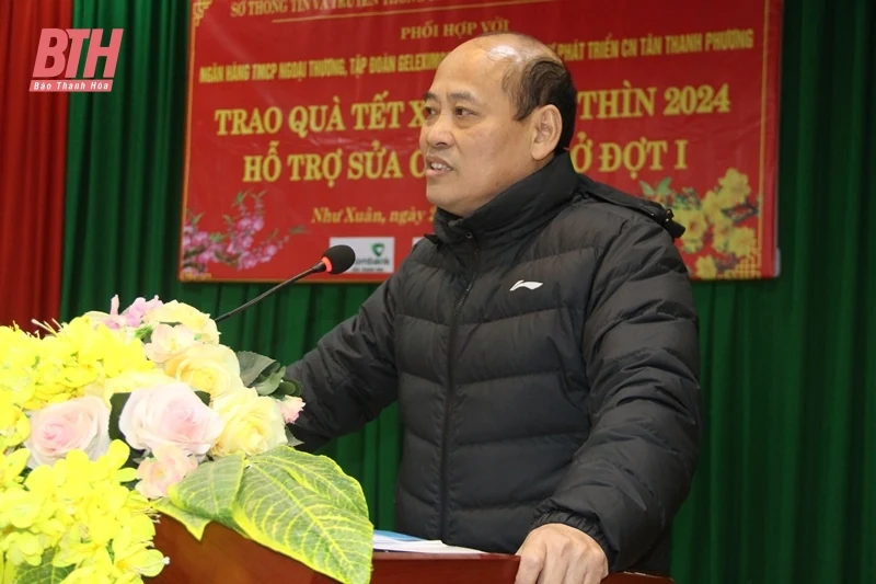 Trao quà tết, hỗ trợ sửa chữa nhà cho hộ nghèo huyện Như Xuân
