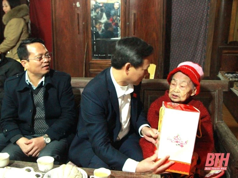 Phó Trưởng đoàn ĐBQH tỉnh Mai Văn Hải kiểm tra tình hình sản xuất và đời sống người dân huyện Như Xuân