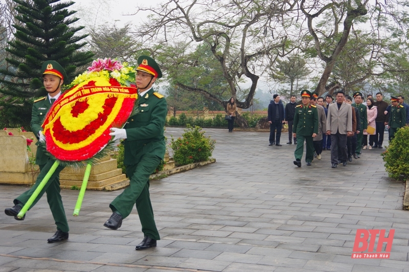 Chỉ huy trưởng Bộ CHQS tỉnh thăm, kiểm tra tình hình sản xuất, đời sống Nhân dân tại huyện Thạch Thành