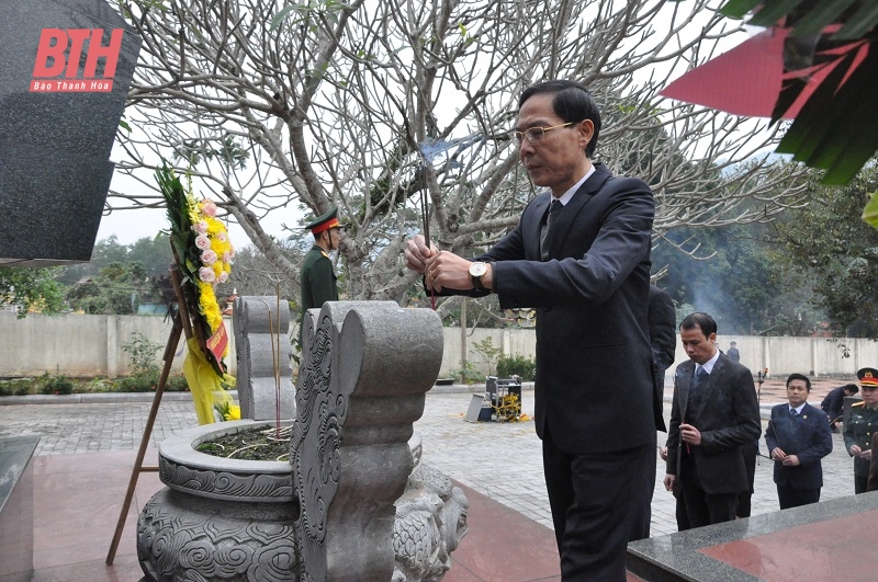 Phó Chủ tịch UBND tỉnh Đầu Thanh Tùng thăm, kiểm tra tình hình sản xuất, đời sống Nhân dân huyện Ngọc Lặc