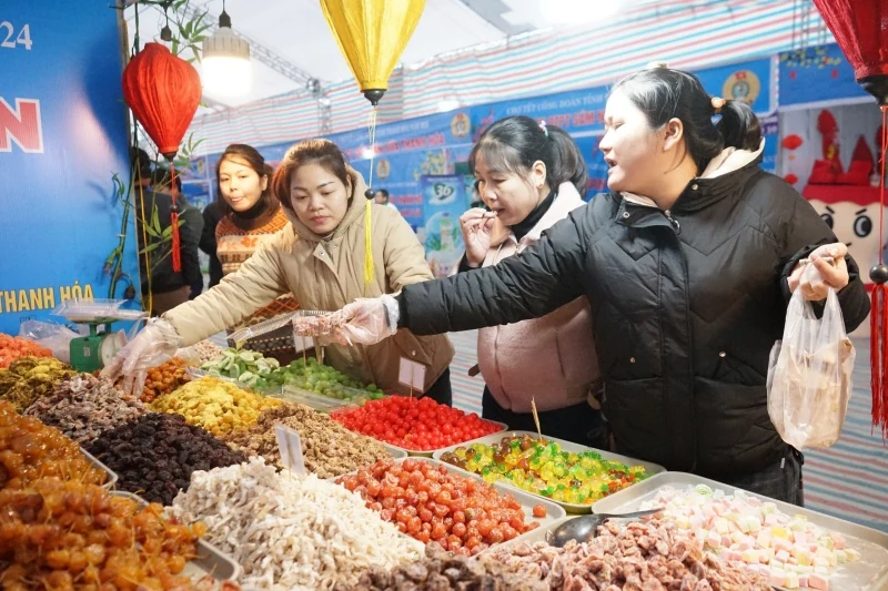 Sôi nổi chương trình “Ngày hội công nhân - đón chào xuân mới” năm 2024