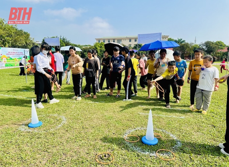 Tổ chức chương trình chào năm mới tại Làng trẻ SOS Thanh Hoá