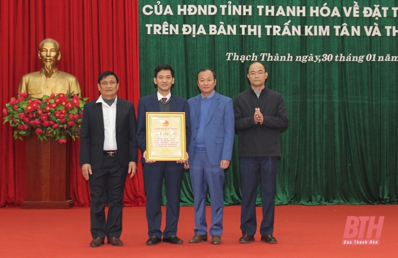 Công bố Nghị quyết của HĐND tỉnh đặt tên đường, phố trên địa bàn thị trấn Kim Tân và thị trấn Vân Du