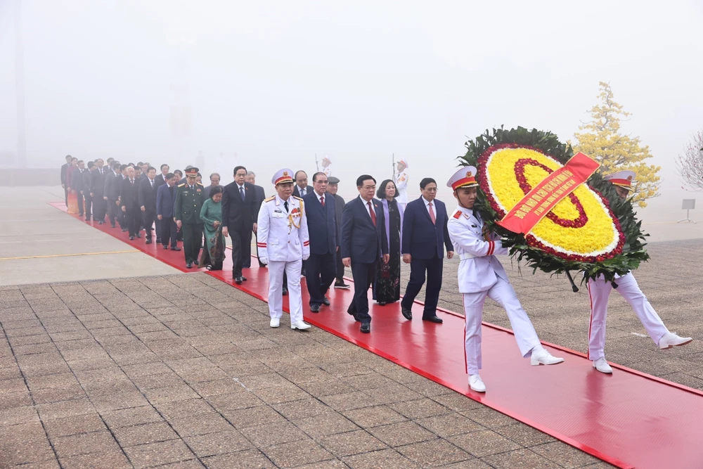 Lãnh đạo Đảng, Nhà nước vào Lăng viếng Chủ tịch Hồ Chí Minh