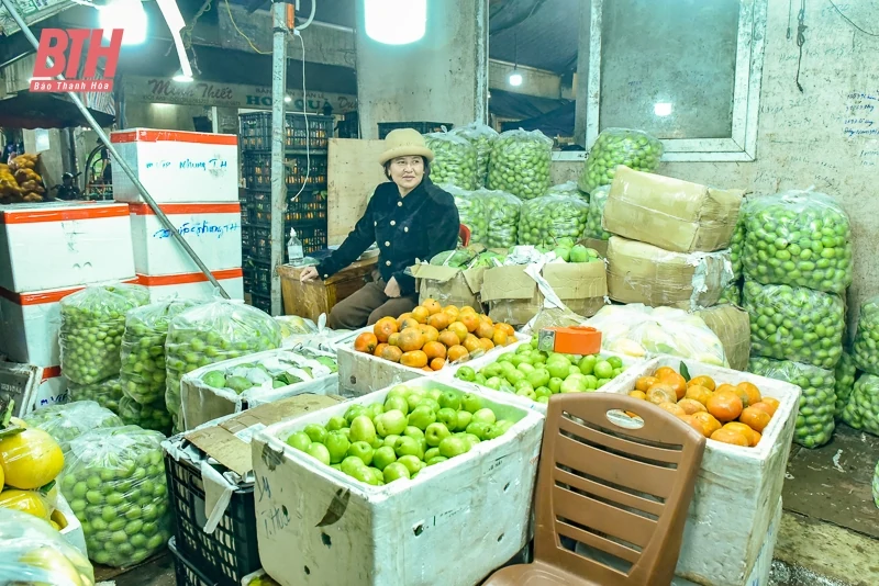 Mưu sinh ở chợ đầu mối lớn nhất xứ Thanh ngày cận Tết