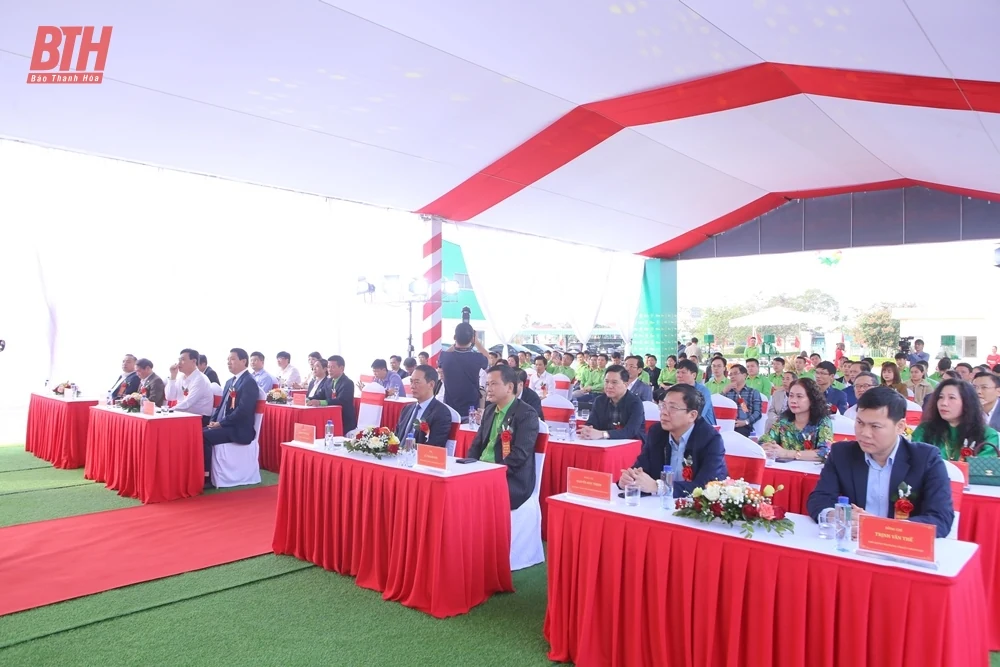 Phó Bí thư Tỉnh ủy Trịnh Tuấn Sinh dự lễ ra quân sản xuất đầu năm tại Công ty TNHH Hạt giống HANA