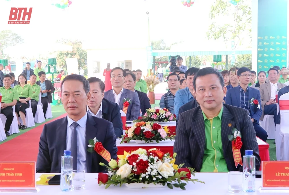 Phó Bí thư Tỉnh ủy Trịnh Tuấn Sinh dự lễ ra quân sản xuất đầu năm tại Công ty TNHH Hạt giống HANA