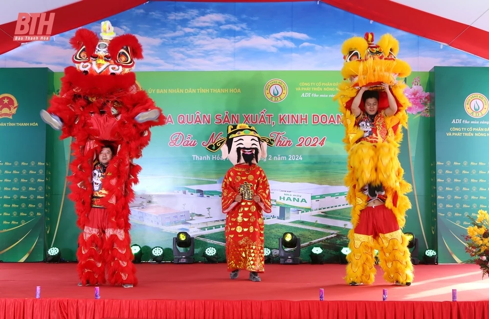 Phó Bí thư Tỉnh ủy Trịnh Tuấn Sinh dự lễ ra quân sản xuất đầu năm tại Công ty TNHH Hạt giống HANA