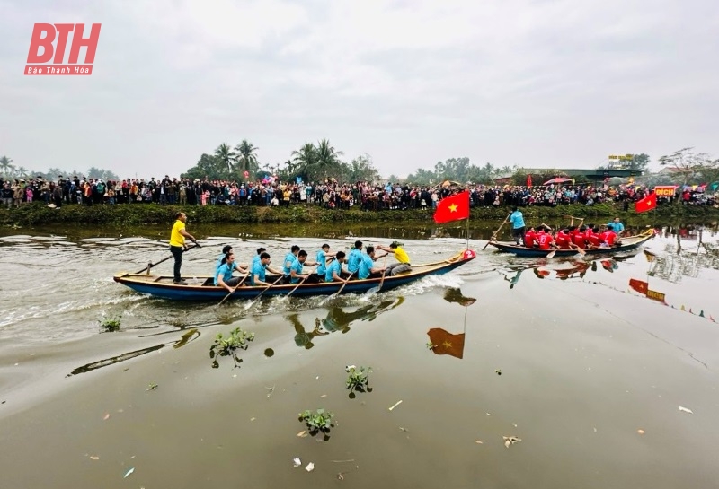 Tưng bừng lễ hội đua thuyền truyền thống trên sông Hói Đào