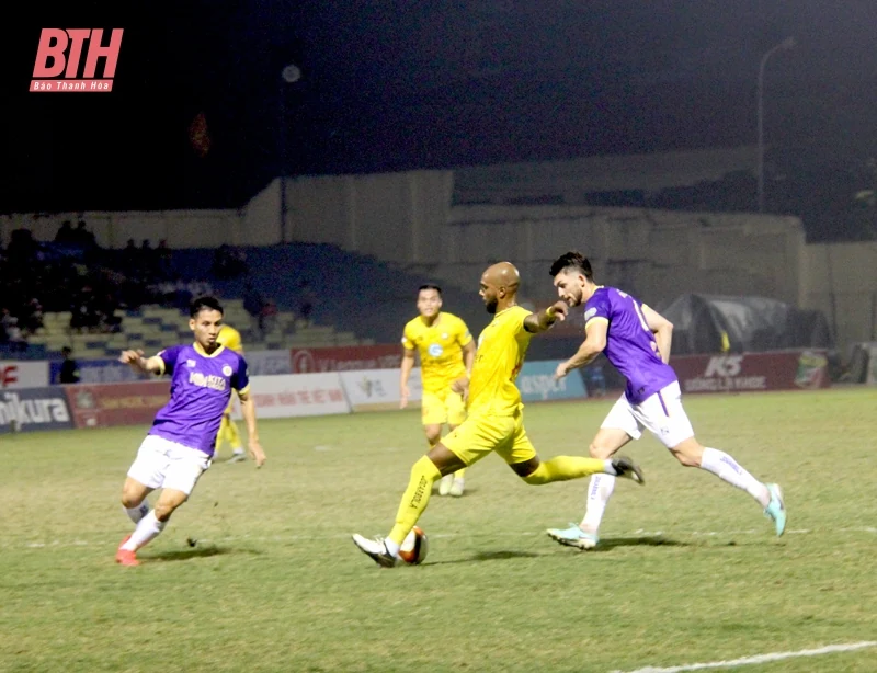 Thắng thuyết phục Hà Nội FC, Đông Á Thanh Hóa tạm vươn lên vị trí thứ nhì