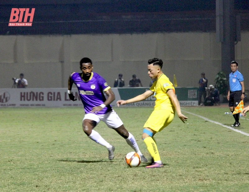 Thắng thuyết phục Hà Nội FC, Đông Á Thanh Hóa tạm vươn lên vị trí thứ nhì
