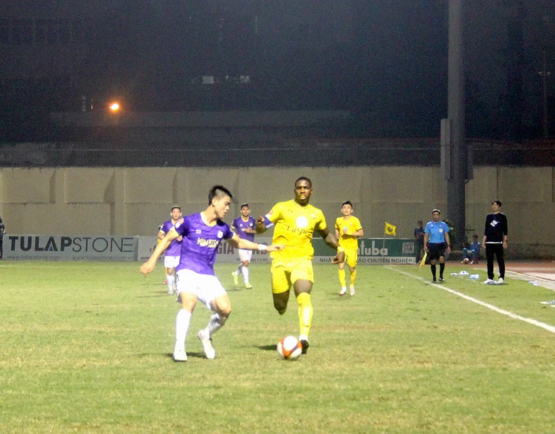 Thắng thuyết phục Hà Nội FC, Đông Á Thanh Hóa tạm vươn lên vị trí thứ nhì