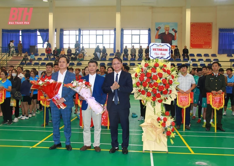 Thiệu Hóa tổ chức các hoạt động thể thao và trưng bày sách báo, ấn phẩm “Mừng Đảng - Mừng xuân Giáp Thìn 2024”