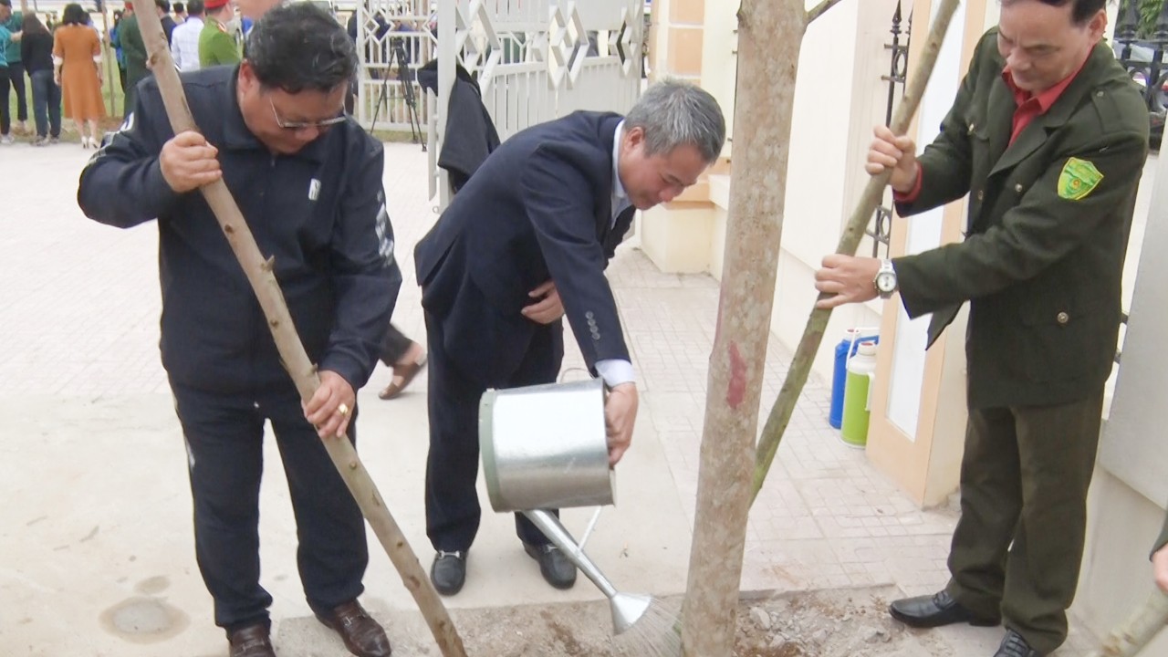 Thị xã Nghi Sơn phát động Tết trồng cây “Đời đời nhớ ơn bác Hồ” xuân Giáp Thìn 2024