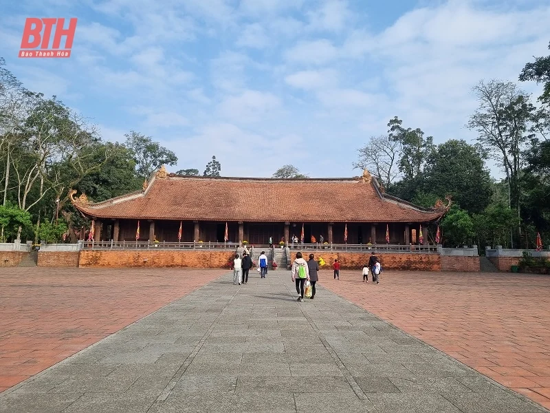 Khu di tích quốc gia đặc biệt Lam Kinh hút khách những ngày đầu xuân