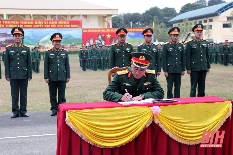 Các địa phương, đơn vị ra quân huấn luyện năm 2024