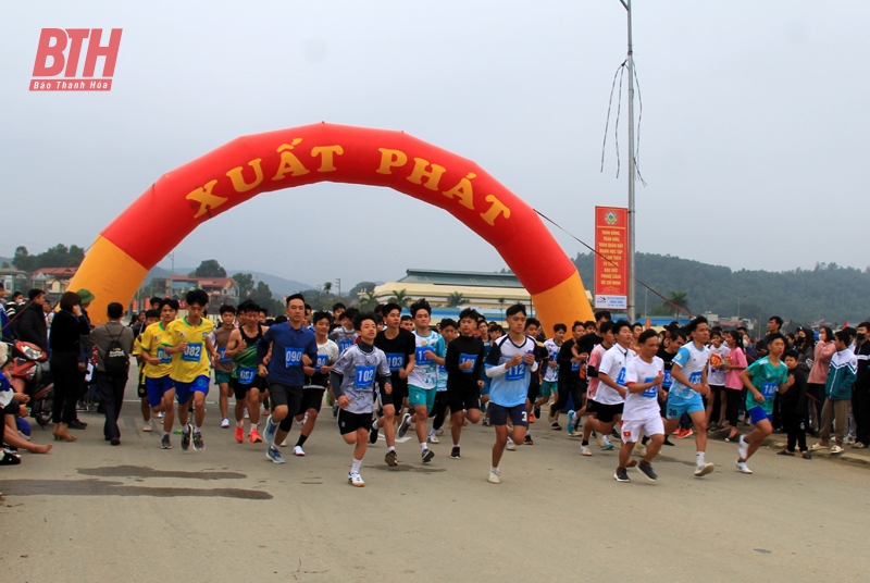 Hà Trung phát động “Toàn dân rèn luyện thân thể theo gương Bác Hồ vĩ đại”, Ngày chạy Olympic Vì sức khỏe toàn dân và Giải việt dã 2024