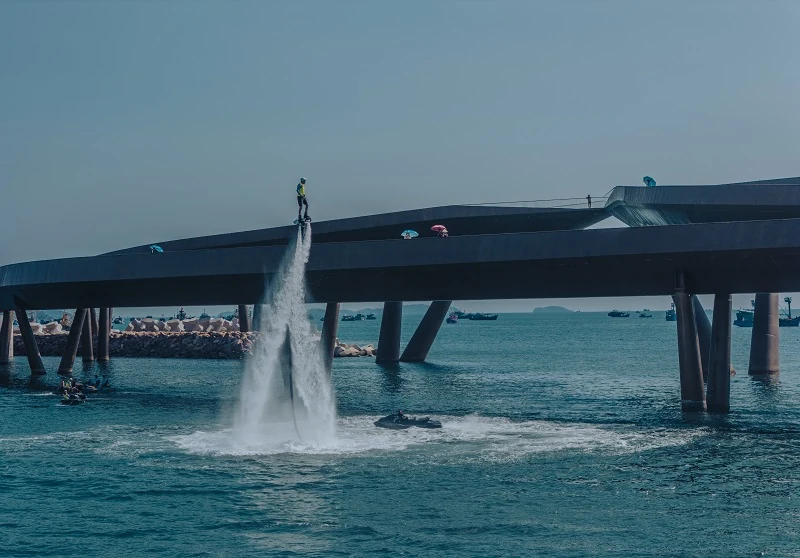Á quân flyboard thế giới tập luyện cho show diễn tại Thị trấn Hoàng Hôn