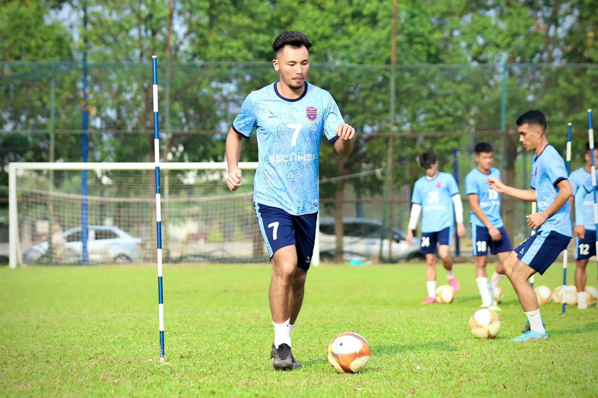 Cựu HLV HAGL nêu lý do ĐT Hàn Quốc từ chối Park Hang-seo; Thủ môn Bùi Tiến Dũng ghi điểm ngày ra mắt HAGL