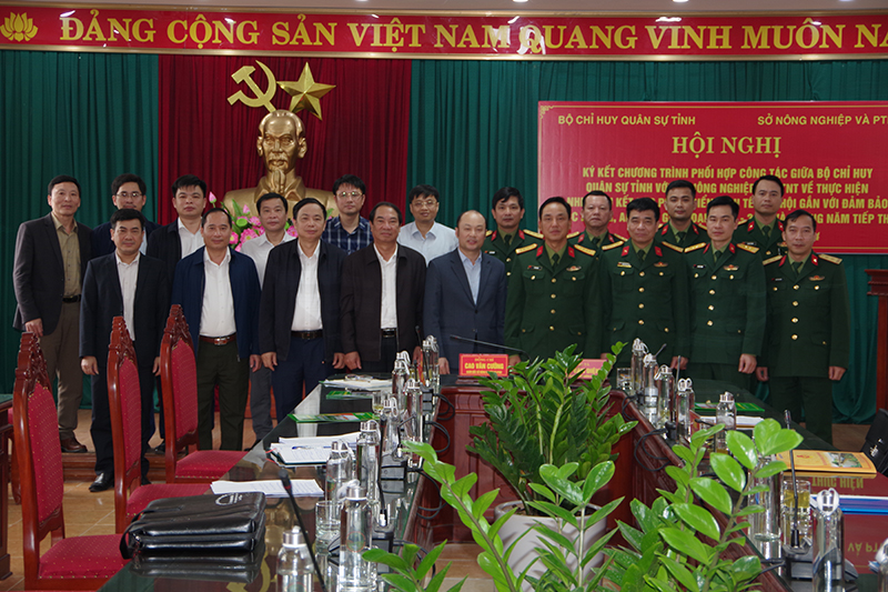 Phối hợp thực hiện nhiệm vụ phát triển kinh tế - xã hội gắn với bảo đảm quốc phòng - an ninh