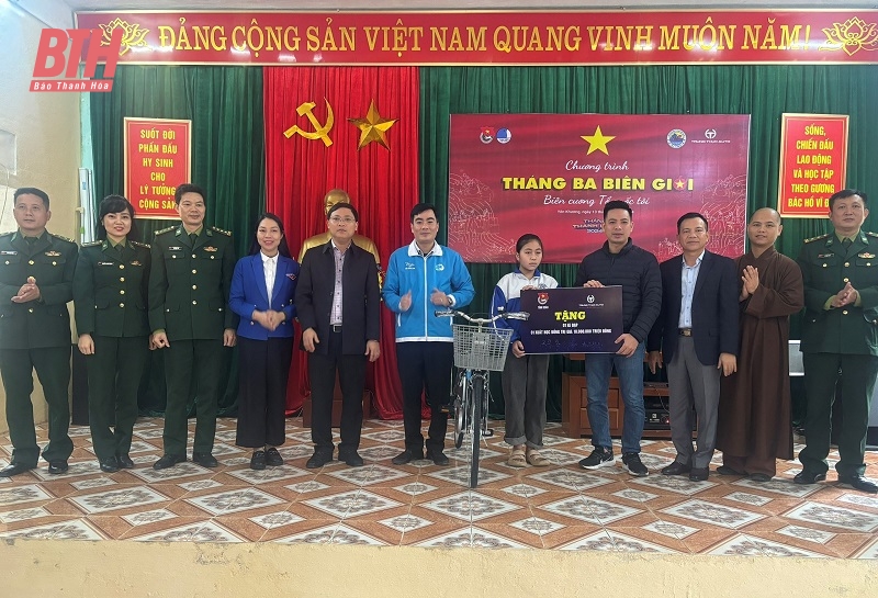 Thiết thực chương trình Tháng ba biên giới