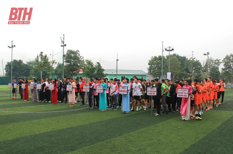 Khai mạc giải bóng đá, ra mắt các CLB thể thao chào mừng Đại hội Hiệp hội Doanh nghiệp TP Thanh Hóa lần thứ II