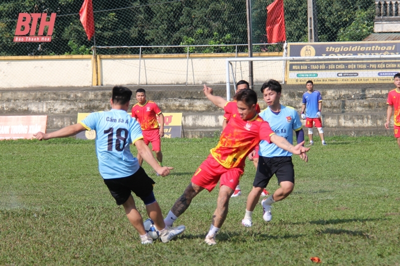 Khởi tranh Giải bóng đá thanh niên huyện Thường Xuân