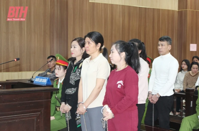 Bố mẹ lĩnh án chung thân, con gái 16 năm 6 tháng tù vì mua bán ma túy