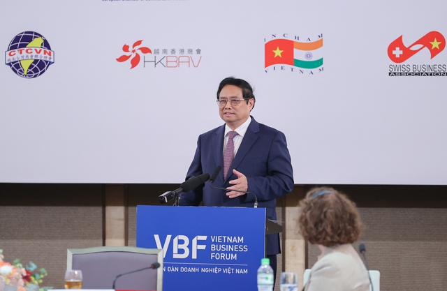 Thủ tướng: Việt Nam cam kết 3 bảo đảm, đẩy mạnh '3 đột phá' và thực hiện '3 tăng cường' với nhà đầu tư