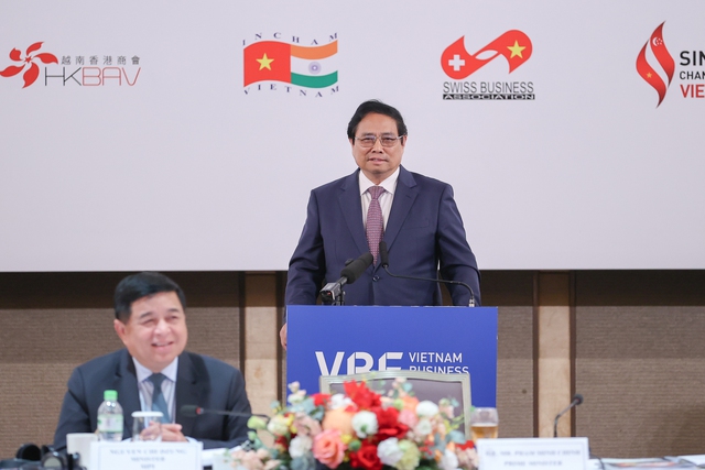Thủ tướng: Việt Nam cam kết 3 bảo đảm, đẩy mạnh '3 đột phá' và thực hiện '3 tăng cường' với nhà đầu tư