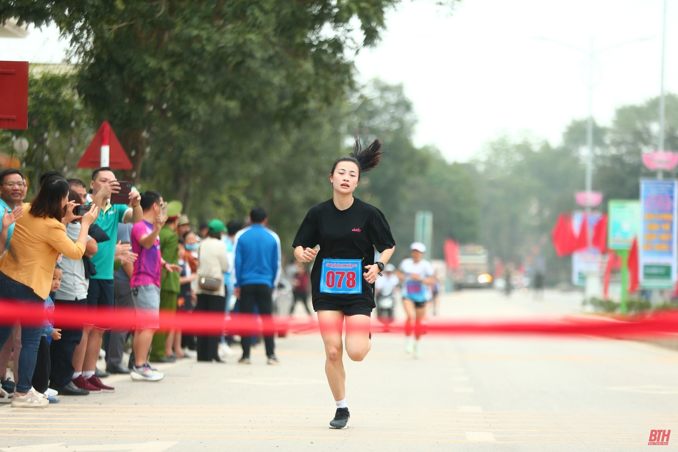 Giải việt dã Báo Thanh Hóa: Những hình ảnh ấn tượng lan tỏa tinh thần “chạy vì sức khỏe cộng đồng”