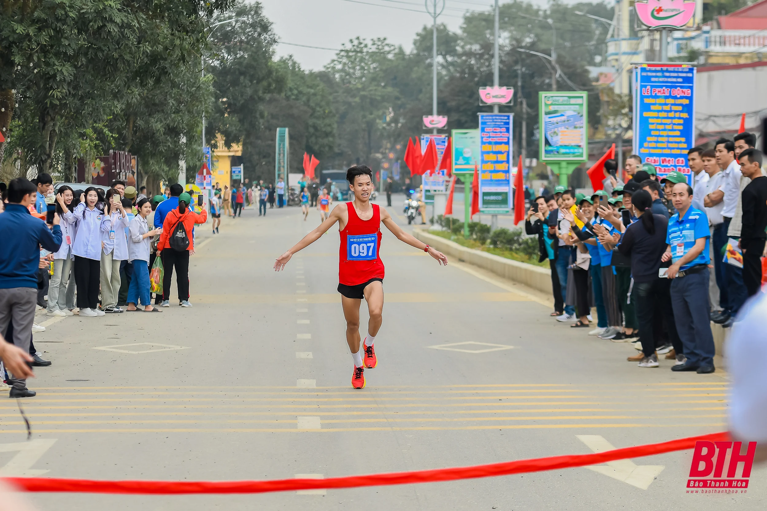 Giải việt dã Báo Thanh Hóa: Những hình ảnh ấn tượng lan tỏa tinh thần “chạy vì sức khỏe cộng đồng”