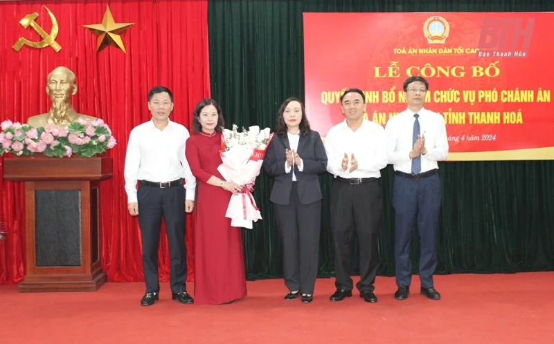 Công bố quyết định bổ nhiệm Phó Chánh án TAND tỉnh