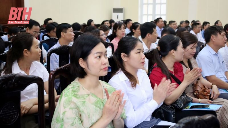 Hướng dẫn trình tự, thủ tục, hồ sơ xét tặng danh hiệu “gia đình văn hoá”, “thôn, tổ dân phố văn hoá”, “xã, phường, thị trấn tiêu biểu”