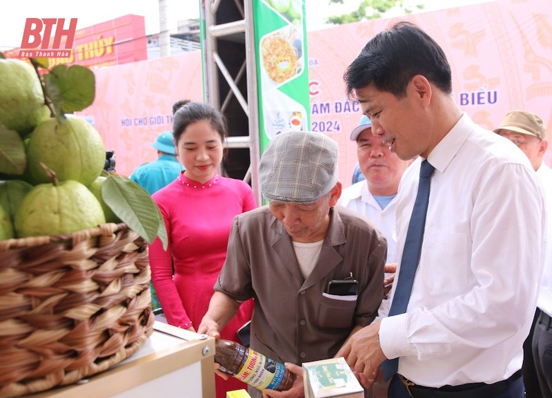 Khai mạc Hội chợ giới thiệu sản phẩm OCOP, sản phẩm nông nghiệp đặc trưng, tiêu biểu huyện Thiệu Hoá