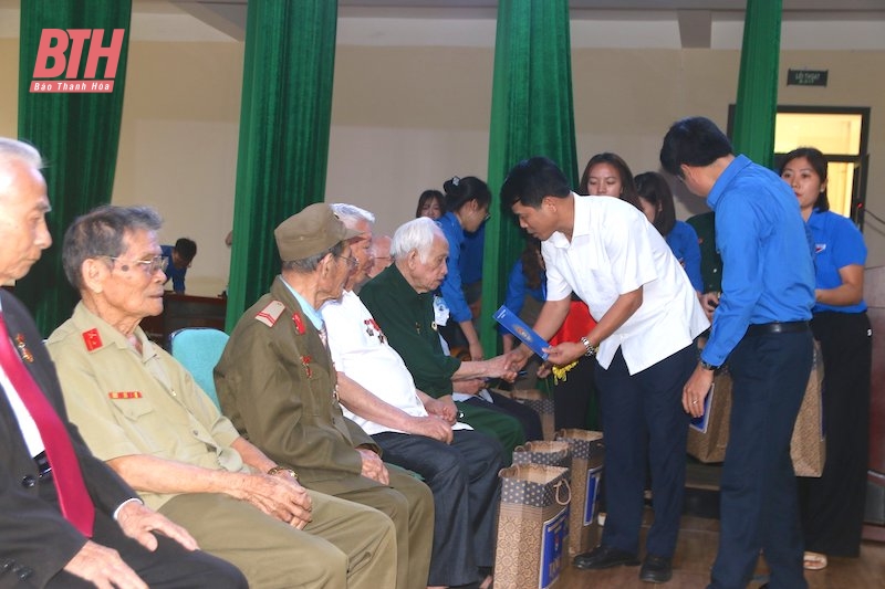 Giao lưu chương trình tiếp lửa truyền thống nhân kỷ niệm 70 năm Chiến thắng Điện Biên Phủ