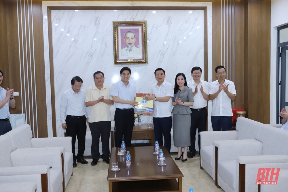 Bí thư Tỉnh ủy Đỗ Trọng Hưng tiếp đoàn công tác của Tỉnh ủy Lai Châu