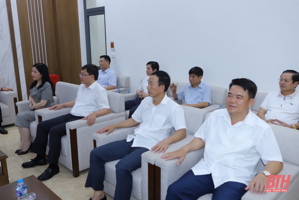 Bí thư Tỉnh ủy Đỗ Trọng Hưng tiếp đoàn công tác của Tỉnh ủy Lai Châu