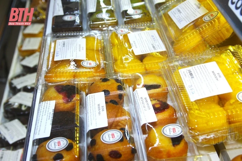 Siêu thị Co.opmart Thanh Hóa khai trương quầy Bánh mì Co.op Bakery