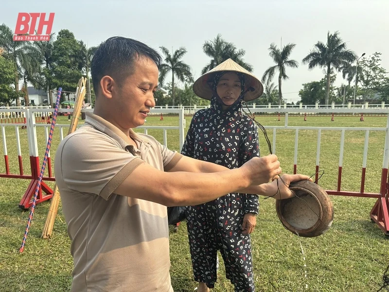 Nhiều trò chơi đặc sắc tại Lễ hội Đền thờ Lê Văn Hưu