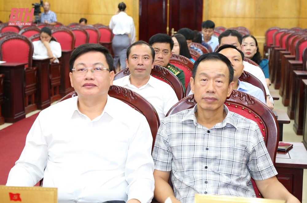 Quán triệt, triển khai thực hiện Nghị quyết của Bộ Chính trị về xây dựng và phát huy vai trò của đội ngũ doanh nhân Việt Nam trong thời kỳ mới