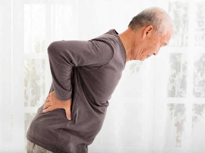 Bí kíp giúp cụ ông U70 hết đau thắt lưng do gai cột sống chèn ép dây thần kinh